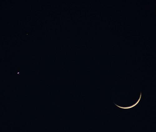 Venus, Mars, and Moon (L to R), Feb 20, 2015 Pentax K100 Super, 300 mm Tamron Zoom, 1/30 sec. Jitter due to Cameraman error! 