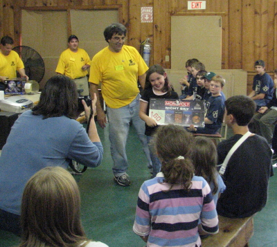 Photo by Walt Kupson
Monti Kupson wins a prize.
