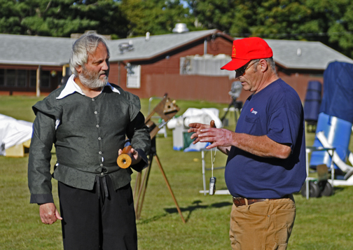 Photo by Alan Chaniewski
Galileo (aka Mike Francis) makes the rounds throughout the 
scope field giving his historic knowledge to attendees.
