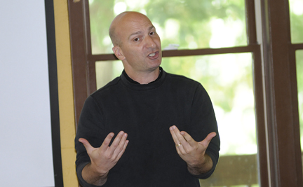 Photo by Alan Chaniewski
Our featured speaker David Ciardi doing his presentation.
