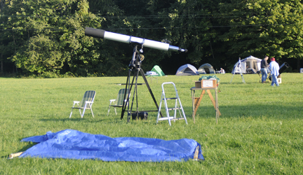 Photo by Alan Chaniewski
Setting up the scopes.

