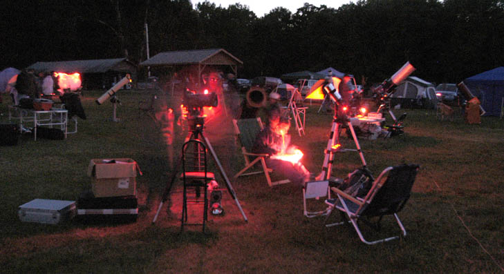 Photo by Alan Chaniewski
Night time observing.
