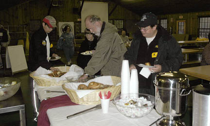 Photo by Alan Chaniewski
Eating well.
