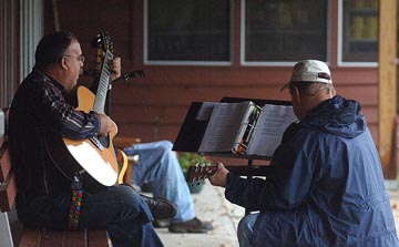 Photo by Alan Chaniewski
An impromptu jam session on the deck of the lodge building.
