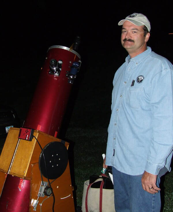 Photo by Eleanor Andujar
Photos from the August 18th, 2007 Sprague Public outreach
program. Held at Sayles School, Baltic, Ct. About 25 people showed up to enjoy the night sky of late summer.
