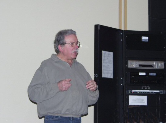 Photos by Greg Barker - Paul Hyndman's Lecture on Digital Astro-imaging April 2006
Paul getting ready to start the slides



