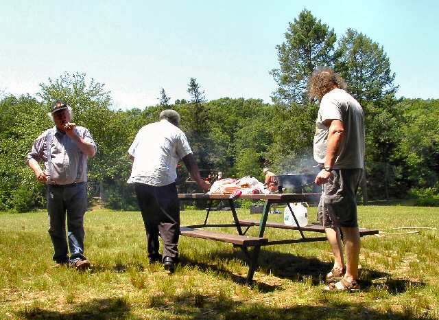 ASNH Picnic 2005 at Deer Lake taken by Eleanor And�jar
Robert, Les, Bob
