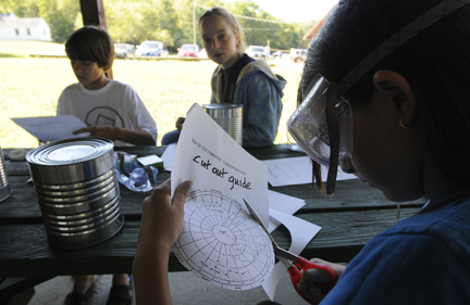 Photo by Alan Chaniewski
Students in Al Washburn's "build your own planetarium" get to work on their project.
